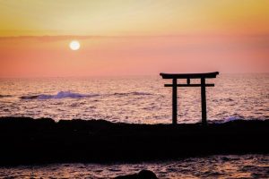 大洗磯前神社の鳥居と朝日