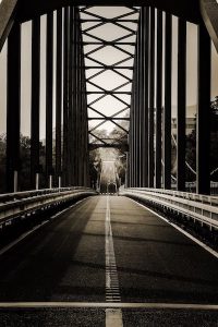 橋(モノクロ)